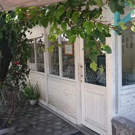 Metro Guest House-3