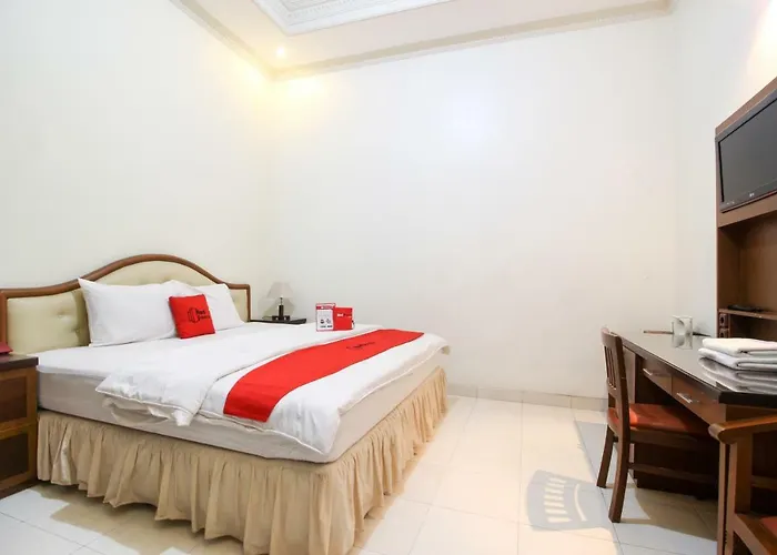 RedDoorz plus @ Tegal Panggung